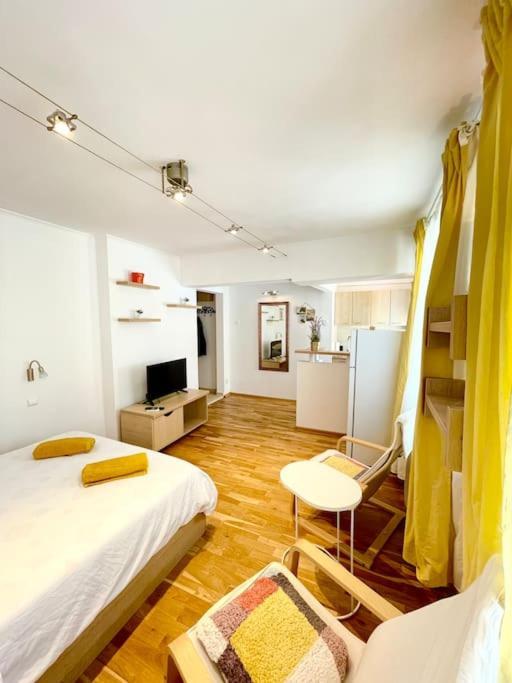 Boutique Apartment In The Bucharest City Center ภายนอก รูปภาพ
